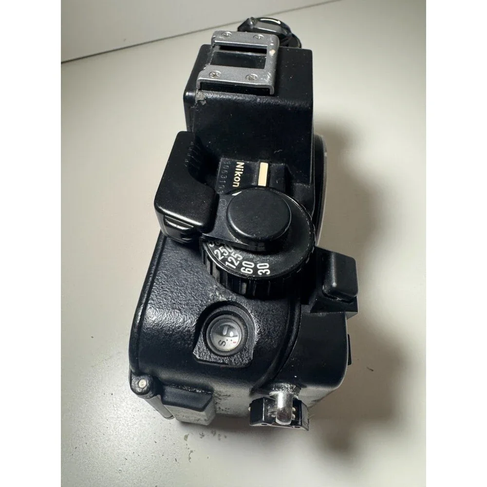 Nikonos V Waterproof / Underwater 35mm Film Camera Body, Orange (PARTS ONLY)